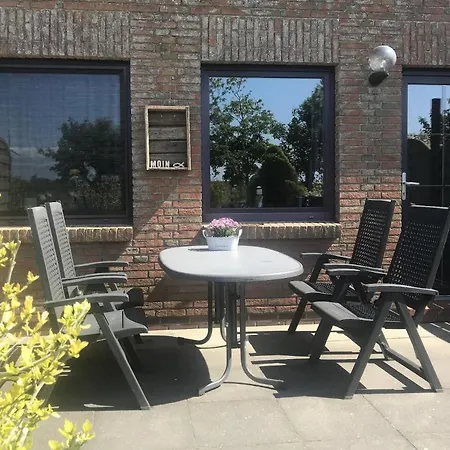 Tolle In Mit Grossem Garten Apartmán *